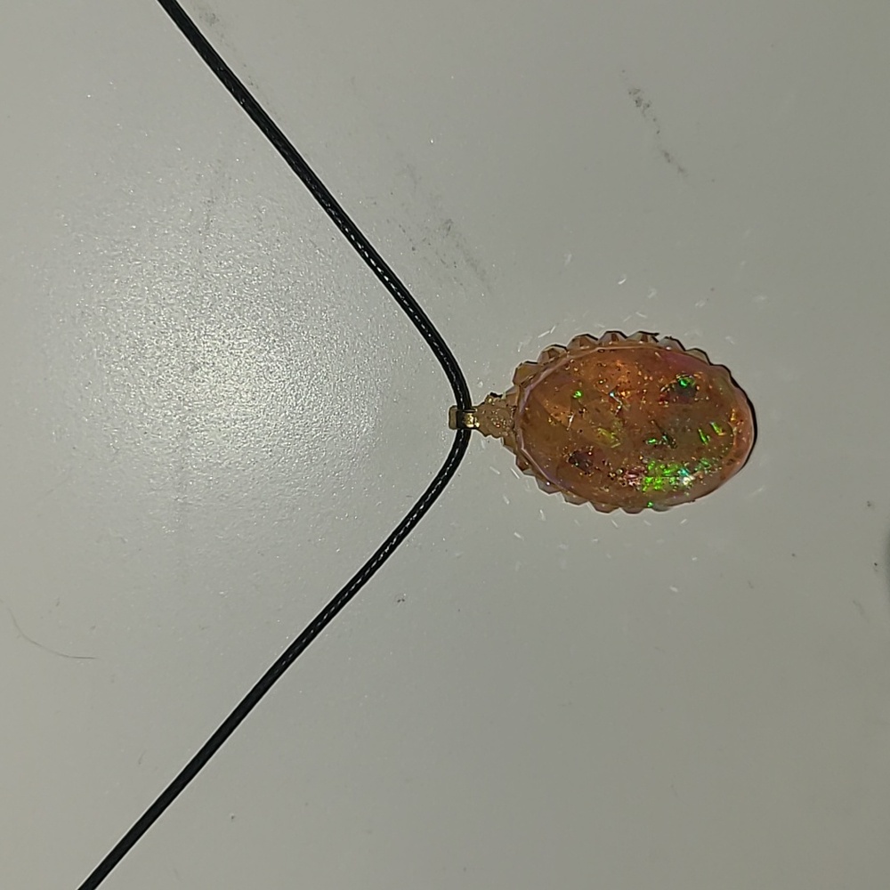✨️4/$10✨️Handmade Resin Gem Style Necklace